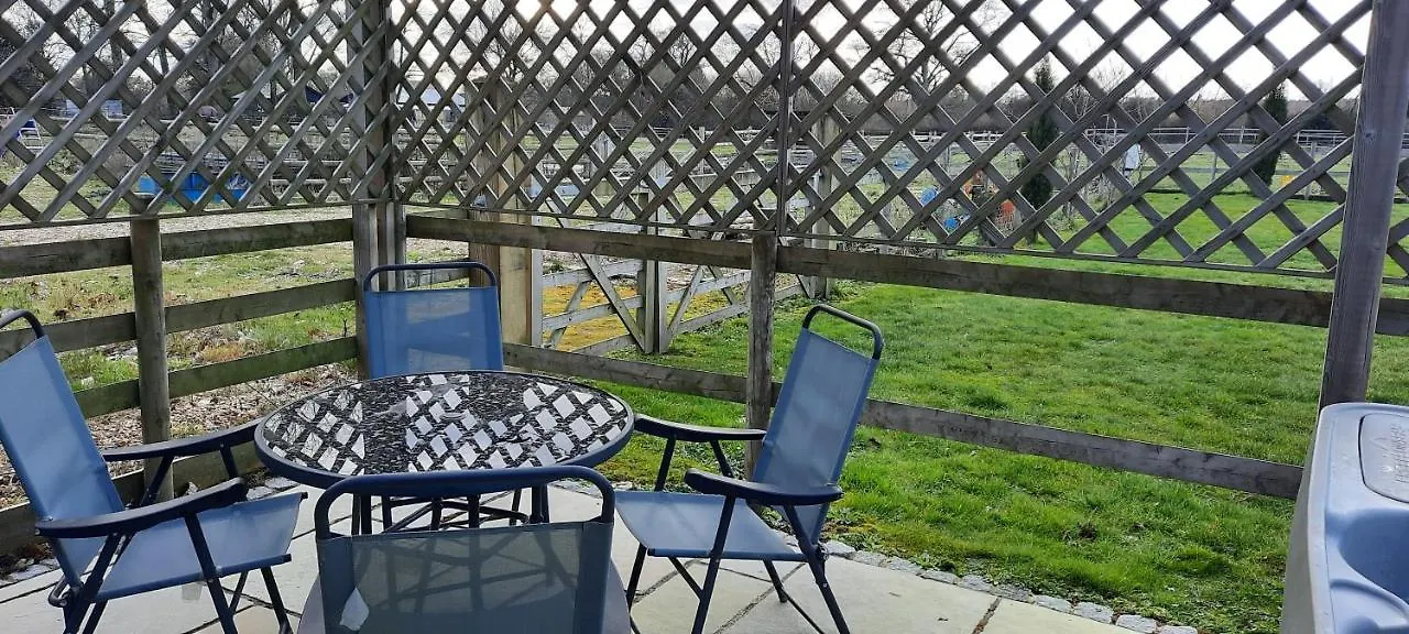 Holiday home Blashford Manor Farmhouse Holiday Cottage - The Shire Cottage Ellingham