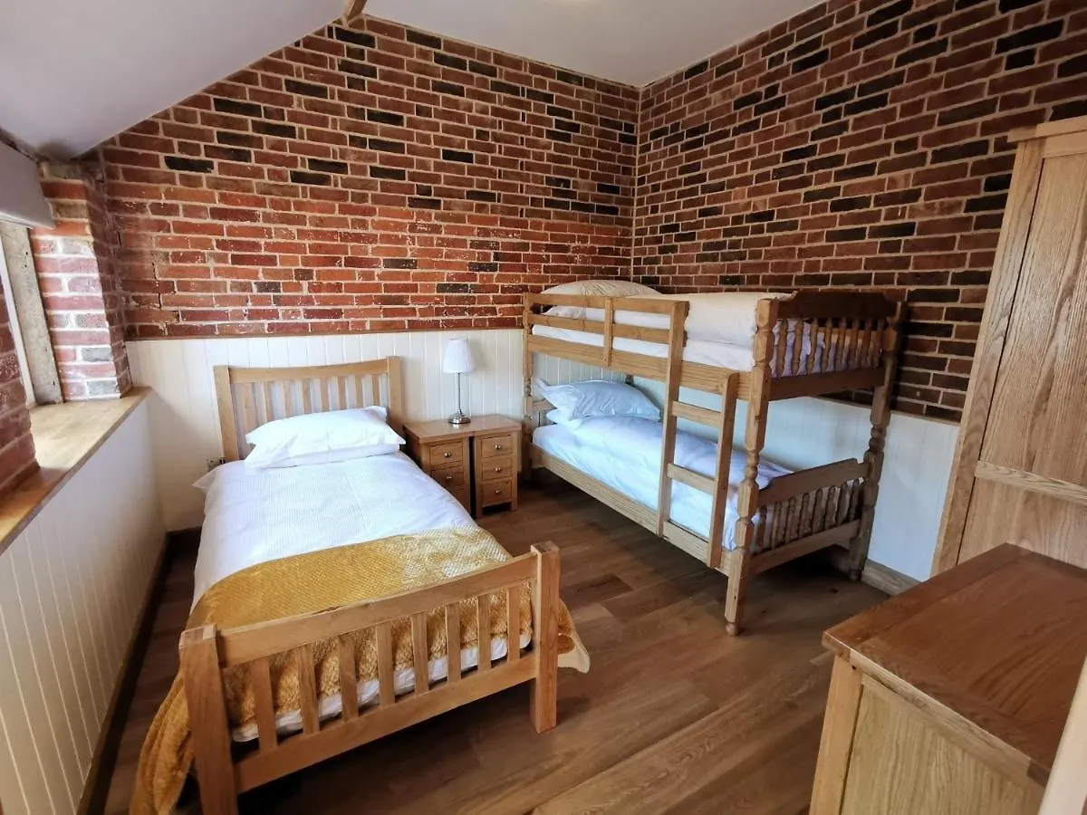 Blashford Manor Farmhouse Holiday Cottage - The Shire Cottage Ellingham  Ellingham (Hampshire)