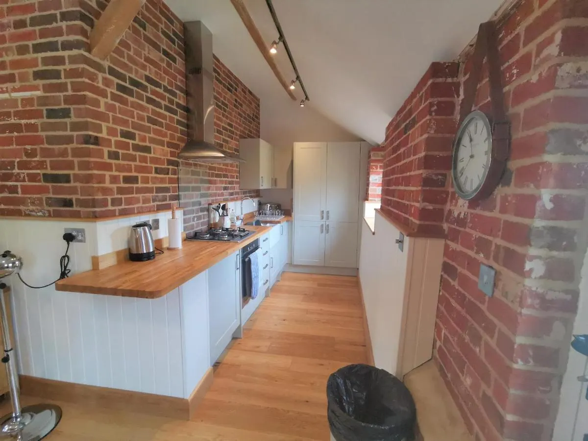 Blashford Manor Farmhouse Holiday Cottage - The Shire Cottage Ellingham  0*, Ellingham (Hampshire) United Kingdom