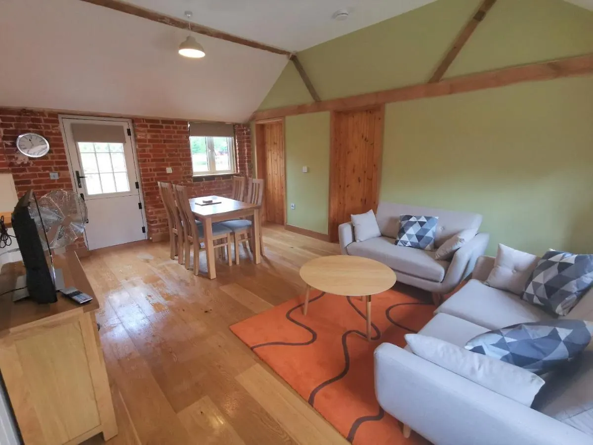 Blashford Manor Farmhouse Holiday Cottage - The Shire Cottage Ellingham